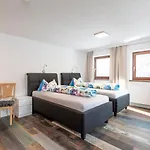 Haus Saskia בית הארחה זולדן